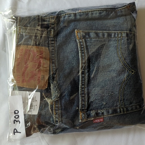 Levi's Classic Blue Denim Shorts32 W MRSP $50 - Picture 8 of 8